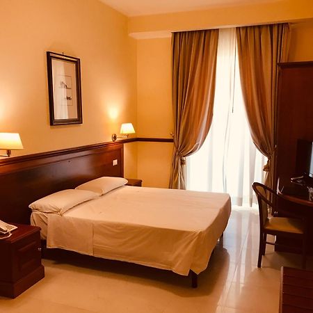 Hotel Virgilio Roma Esterno foto
