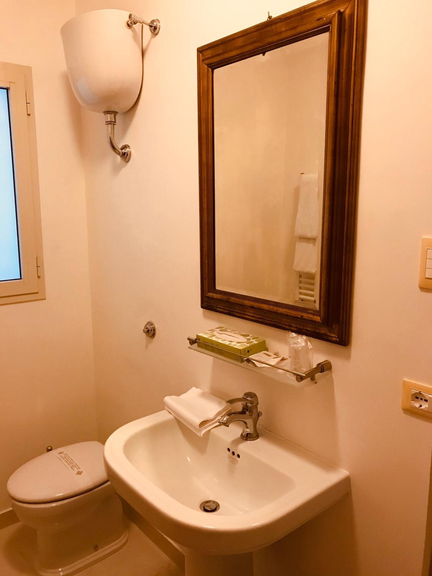 Hotel Virgilio Roma Esterno foto